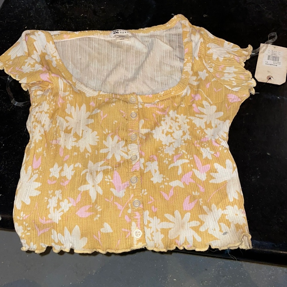 Billabong short sleeve button down shirt never worn